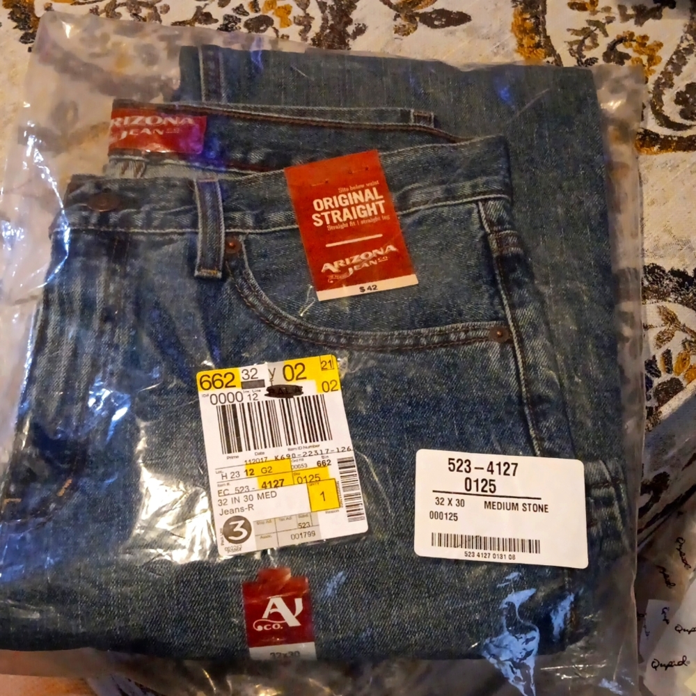 Men's 32×30- Arizona Jean co.-Original Straight leg and fit